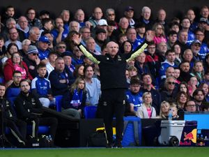 Supporting image for story: Sean Dyche hails ‘very strong performance’ as Everton travel woes end at Ipswich