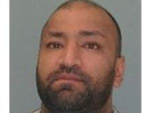 Supporting image for story: Woman praised for "courageous" bid to foil Oswestry kidnap plot