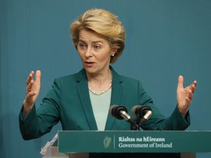Supporting image for story: Ursula von der Leyen in isolation after contact with Covid-19-infected person