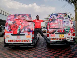 Supporting image for story: In Pictures: Taxi drivers in Zimbabwe adopt team colours ahead of Premier League