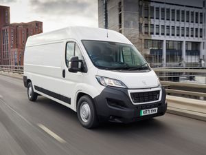 Supporting image for story: Peugeot e-Boxer gains larger battery and longer range