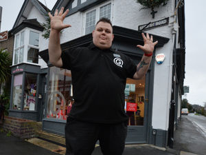 Supporting image for story: Mobile phone shop boss set to step up to his weight loss challenge