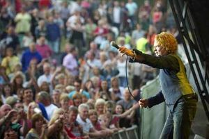 Supporting image for story: Simply Red farewell is a sell-out success