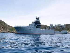 Supporting image for story: Samoa warns oil spill ‘highly probable’ after New Zealand navy ship sank