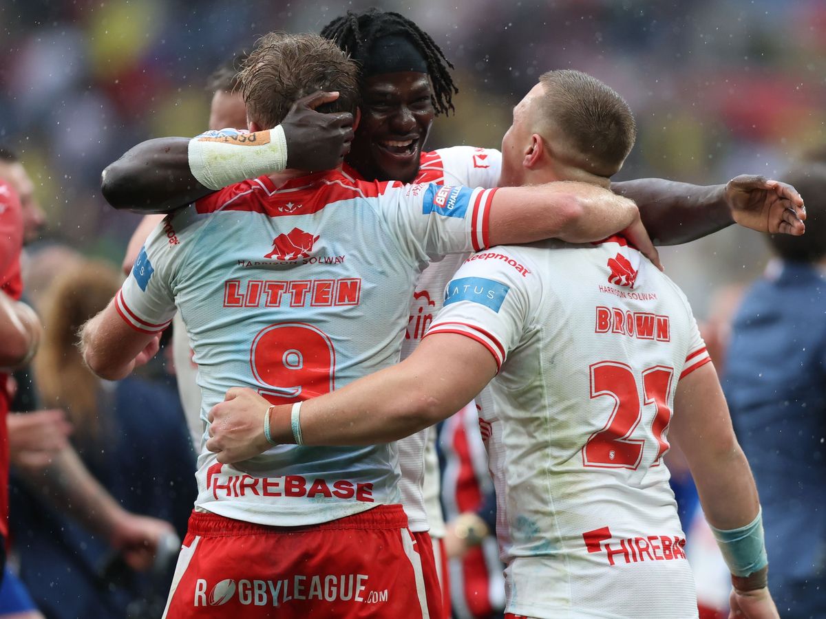Hull KR snatch late win over Warrington to end 40-year wait for trophy   Express & Star