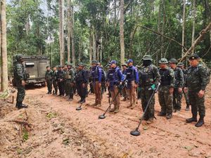 Supporting image for story: At least 12 killed as Thailand and Cambodia exchange fire on disputed border