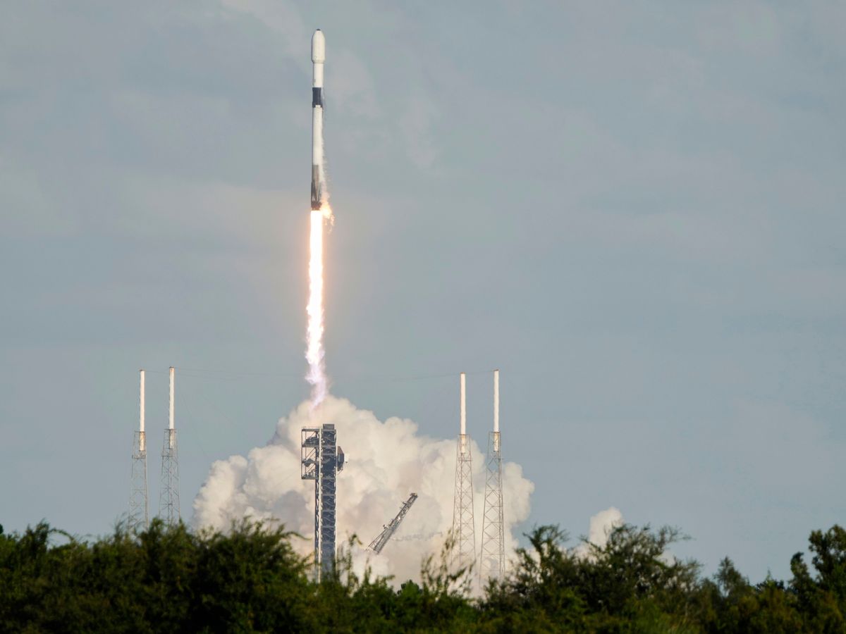 Engine trouble prevents supply ship from reaching space station