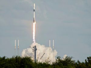 Supporting image for story: Engine trouble prevents supply ship from reaching space station