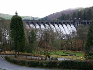 Supporting image for story: Visitor and birdwatch signs approved for Lake Vyrnwy site