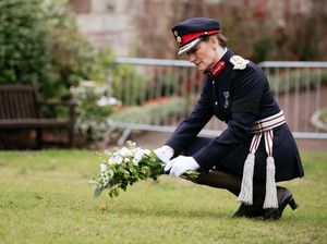 Supporting image for story: Shropshire's Lord Lieutenant speaks of emotional scenes as thousands pay respects to Queen