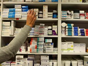 Supporting image for story: Pharmacies across Midlands offering new service for minor illnesses