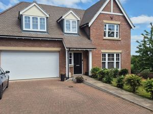 Supporting image for story: Four-bed detached home with countryside views for £995k in Shrewsbury