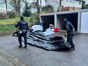 Supporting image for story: Arrests in Germany after UK tracks inner tube shipment to suspected boat gang