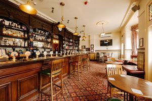 The Seven Stars in Oldswinford, Stourbridge features Edwardian architecture in its two front rooms and upstairs in the bedrooms.