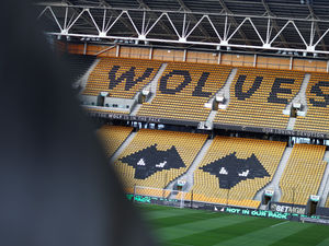Supporting image for story: Huge Wolves team news as regular misses out and summer signing handed start amid four Rob Edwards changes for Brentford clash