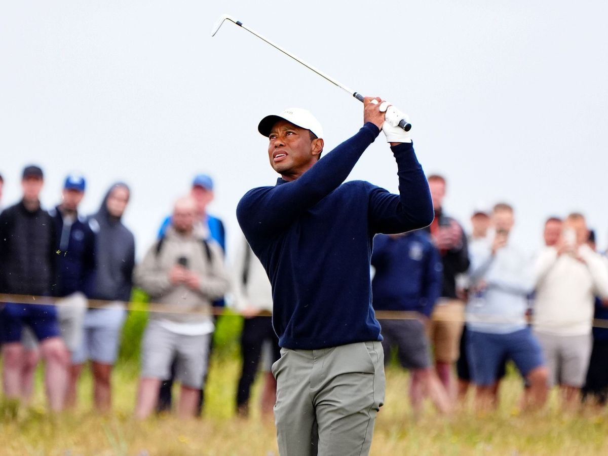 Tiger Woods undergoes back surgery to address collapsed disc in spine Tiger Woods undergoes back surgery to address collapsed disc in spine