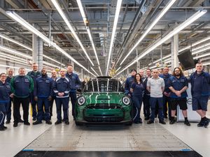 Supporting image for story: Mini produces one-millionth  current-generation 3-door Hatch at Oxford factory