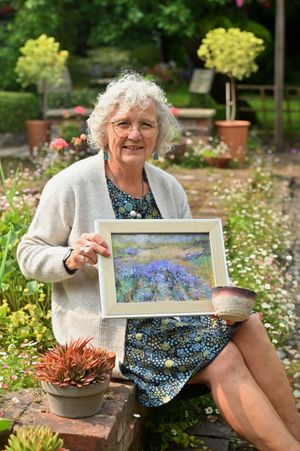 LAST COPYRIGHT NATIONAL WORLD STEVE LEATH 08/06/2025Bridgnorth Arts Trail.    Debbie Williams from Hilton with her work.