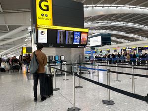 Supporting image for story: Heathrow breaks record for annual passenger numbers