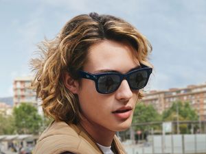 Supporting image for story: Facebook unveils Ray-Ban Stories smart glasses