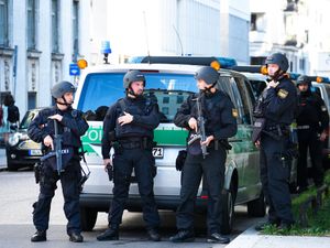 Supporting image for story: Police say suspect killed in police shootout in Munich was Austrian teenager