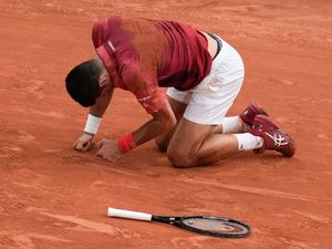 Supporting image for story: Novak Djokovic set for knee surgery which will rule him out of Wimbledon