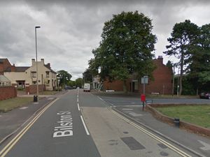 Supporting image for story: Appeal as phone stolen in attempted carjacking