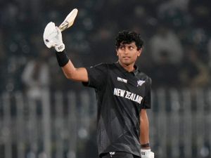 Supporting image for story: New Zealand beat Bangladesh to reach Champions Trophy semi-finals