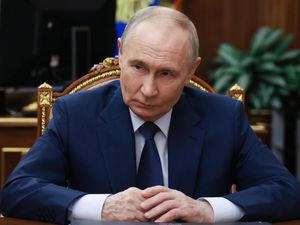 Supporting image for story: Putin’s Board of Peace invite ‘concerning’, No 10 says, as Starmer mulls offer