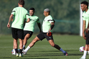 PORTIMAO, PORTUGAL - JUNE 26: Alex Mowatt of West Bromwich Albion and Karlan Grant of West Bromwich Albion on June 26, 2022 in Portimao, Portugal. (Photo by Adam Fradgley/West Bromwich Albion FC via Getty Images).