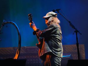 Supporting image for story: In Pictures: Glastonbury fans beat the heat as Kneecap and Pulp perform