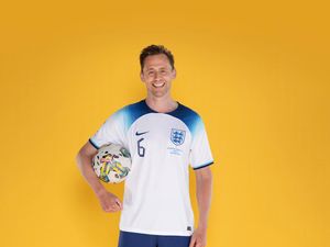 Supporting image for story: Tom Hiddleston to make Soccer Aid debut on 2023 England charity team