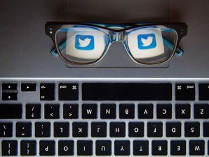 Supporting image for story: Twitter explains why it won’t suspend Donald Trump’s account