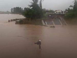 Supporting image for story: At least 29 dead, 60 still missing after heavy rains in southern Brazil