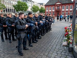 Supporting image for story: German authorities find evidence of Islamic extremist motive in knife attack