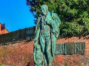 Supporting image for story: Newtown ready to celebrate 250th anniversary of Robert Owen's birth