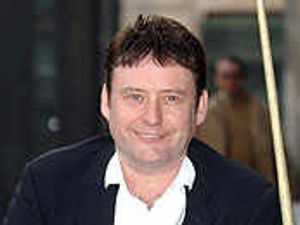 Supporting image for story: Snooker legend's bar date