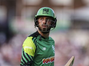 Supporting image for story: James Vince helps Hampshire to Vitality Blast win over Surrey on DLS