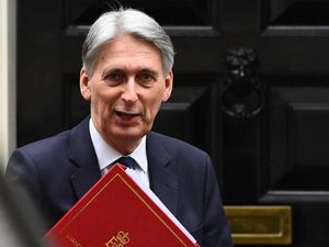 Supporting image for story: Hammond says Brexit deal referendum ‘credible’ as delay bill passes by one vote