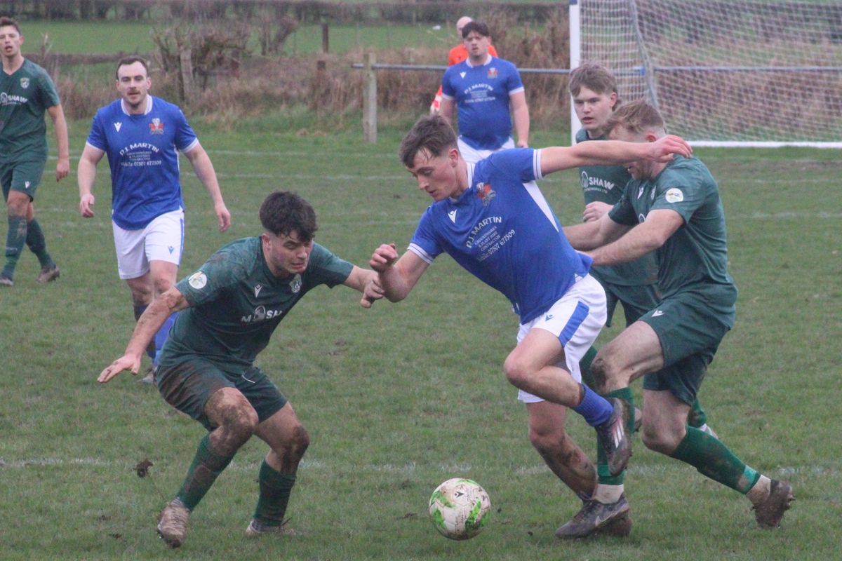 Llandrindod Wells snatch a point from Valentines derby date at Radnor Valley