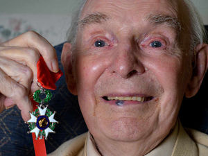 Supporting image for story: Legion D'honneur medal for Wolverhampton veteran, 91
