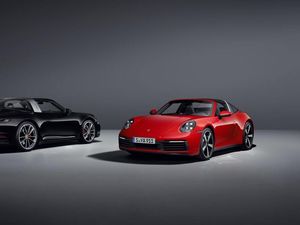 Supporting image for story: Porsche reveals new 911 Targa models
