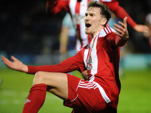 Supporting image for story: Ex-Stourbridge defender Dan Scarr stays on at Wycombe Wanderers