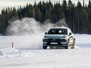 Volvo EX30 Cross Country