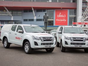 Supporting image for story: Truckman supplies hardtops for Isuzu’s Welsh rugby sponsorship programme
