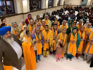 Supporting image for story: Gurdwara rewards volunteers and students