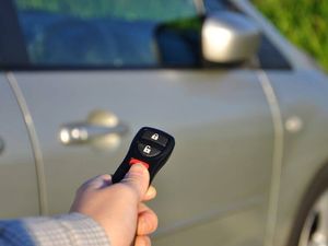 Supporting image for story: Too easy for thieves: Scandal of the online car-theft kit
