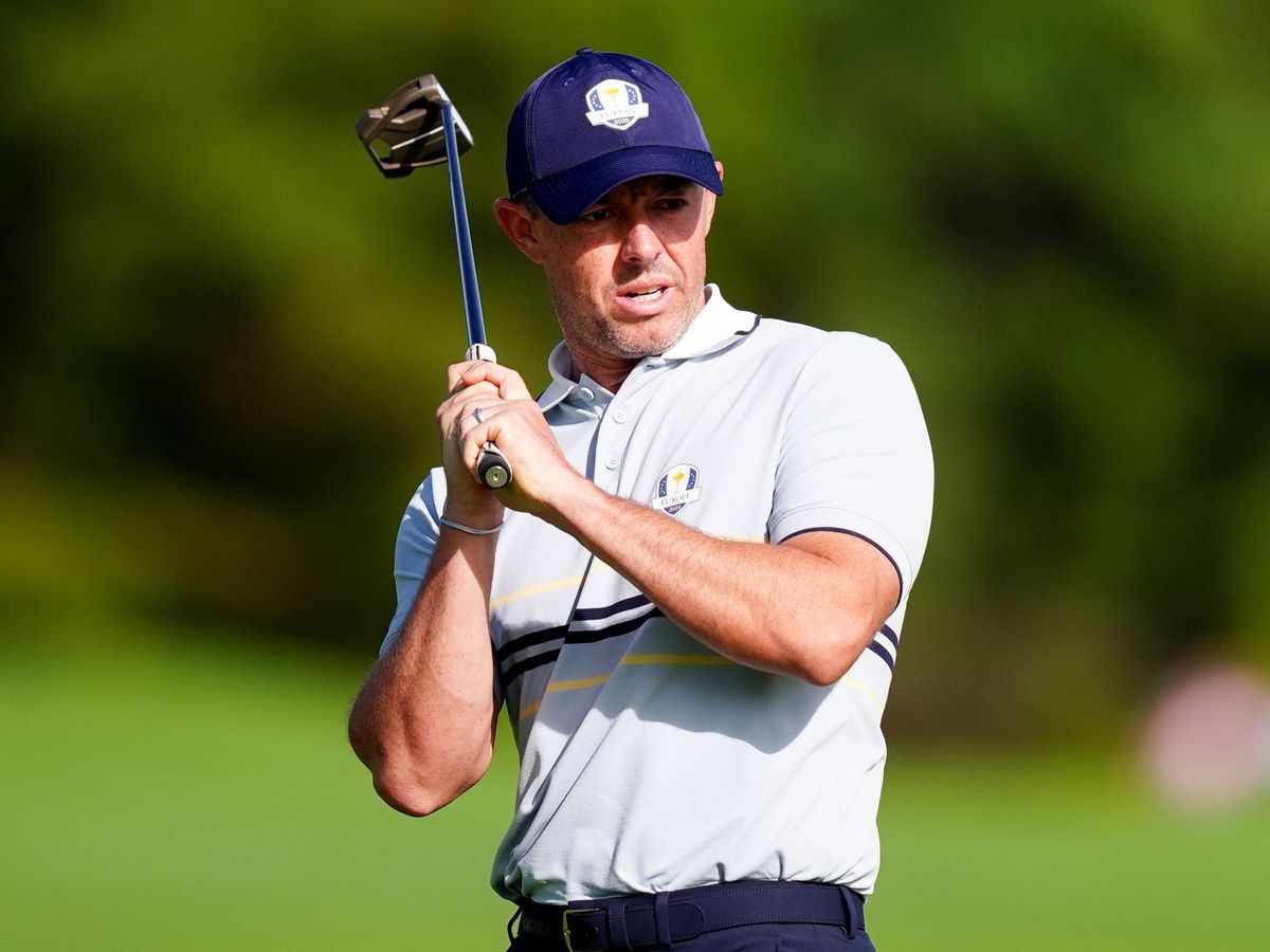 Rory McIlroy appears to make offensive gesture towards the crowd at Ryder Cup