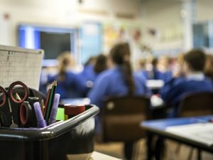 Supporting image for story: Fall in pupil numbers not leading to smaller class sizes, report suggests