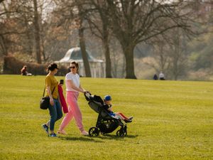 Supporting image for story: Enjoy fun in the sun while it lasts as Shropshire prepares for chillier weather